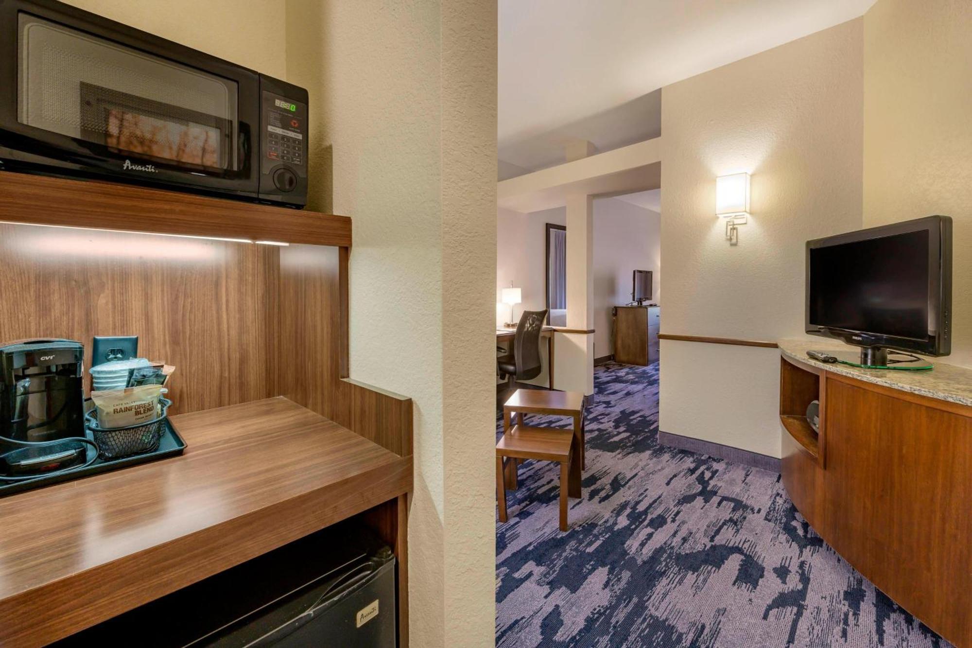 Fairfield Inn & Suites By Marriott Slippery Rock Экстерьер фото