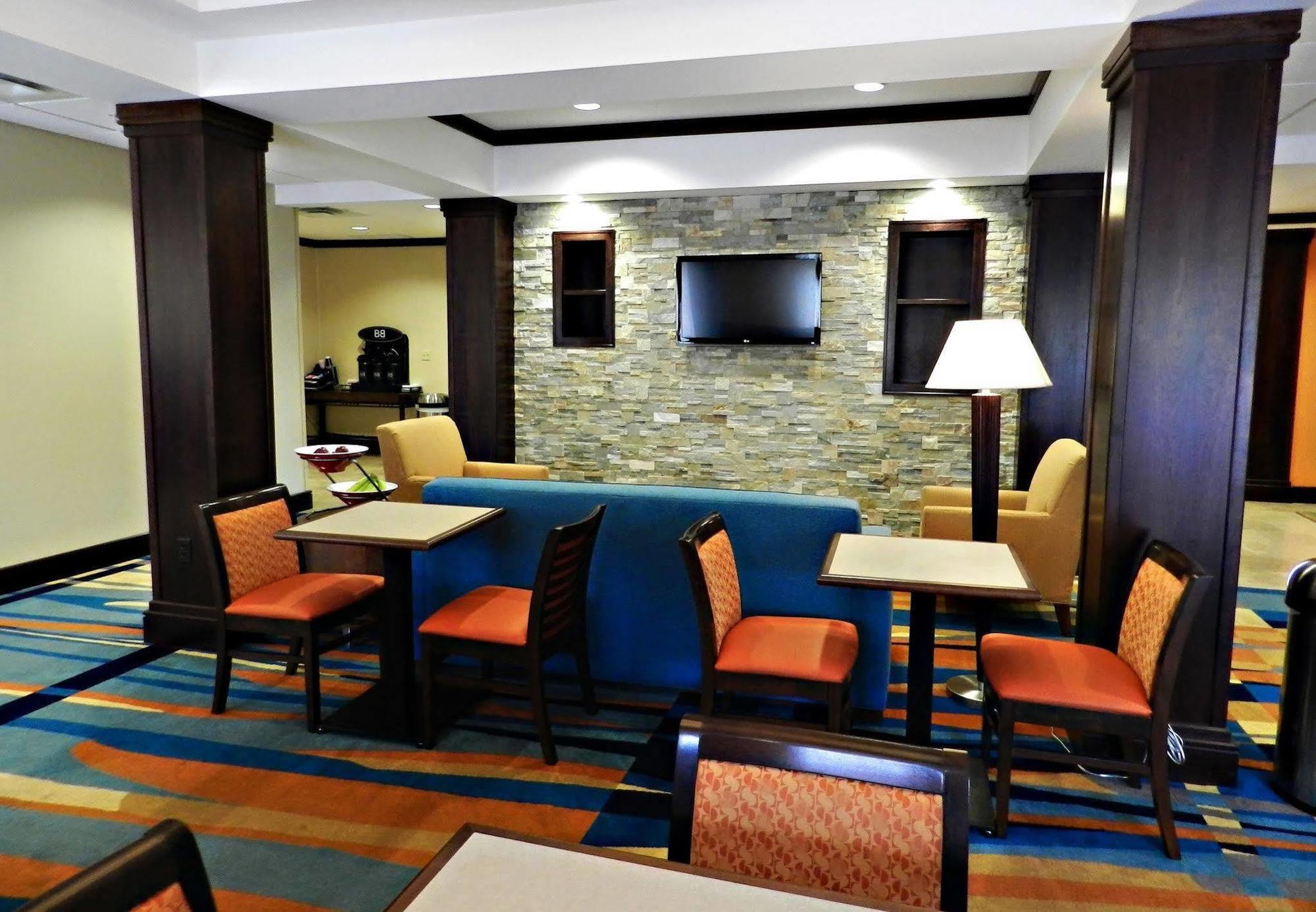 Fairfield Inn & Suites By Marriott Slippery Rock Экстерьер фото